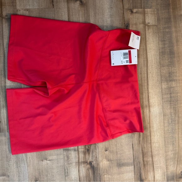 Nike Dri-FIT One Women's Large Pink/Red High-Waisted 7-Inch Biker Shorts - Picture 5 of 10